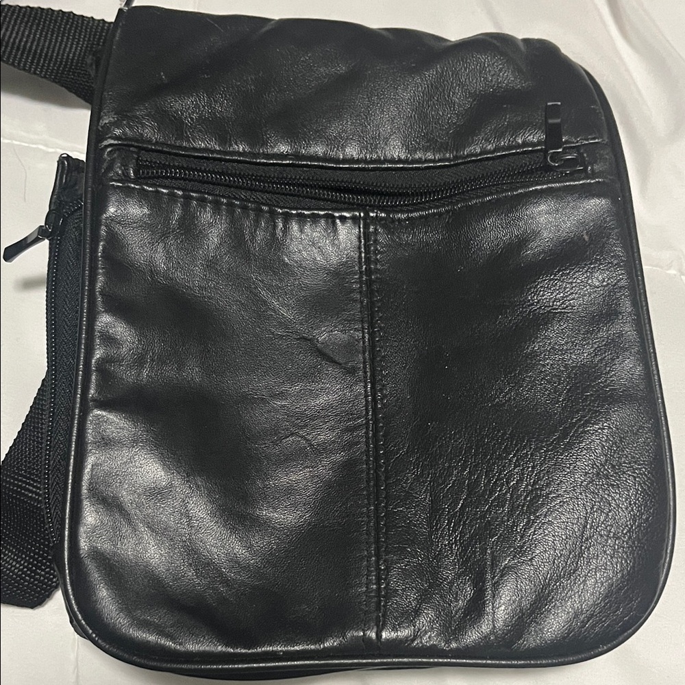 Buxton Black Leather Messenger Bag